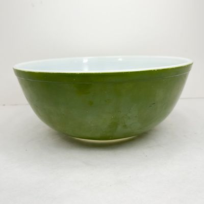 PYREX GREEN MILK GLASS MIXING BOWL