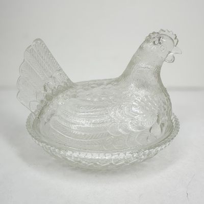 VINTAGE CLEAR GLASS HEN ON NEST