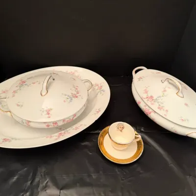 Haviland Limoges “Old abbey” Serveware, George & Martha Washington Demitasse Cup