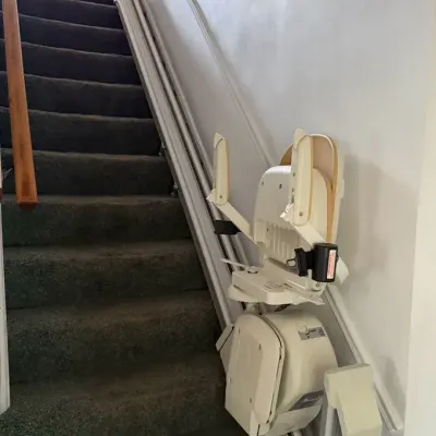 14-stair Acorn Electric Chair Lift w/key & seatbelt