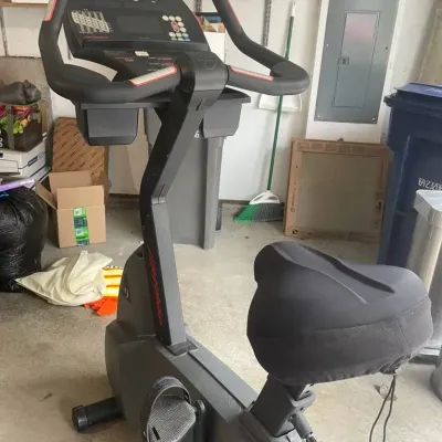 Life Cycle Life Fitness C9 i Exercise Bike With Zone Training +