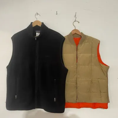 Patagonia Black Fleece Vest XL & Unbranded Khaki/Orange Puffer Vest 
