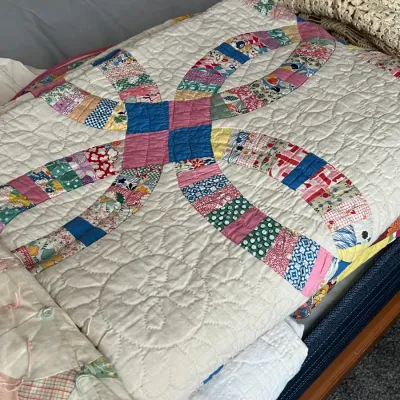 Vintage double wedding ring quilt 