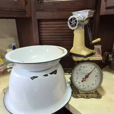 Vintage Kitchen: Scale, Rival Grinder, Agate Bowls
