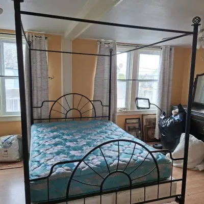 Queen Canopy Bed