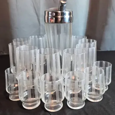 Mid-century modern Retro Barware Shaker+ 