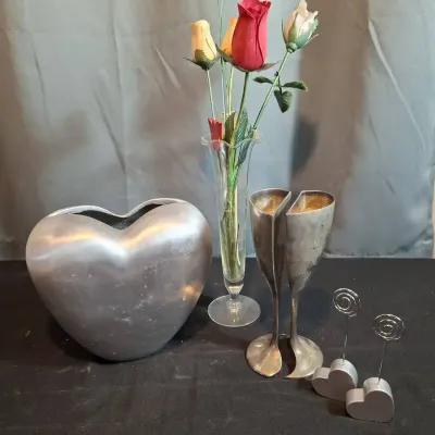Heart Vase & Chamagne Flutes