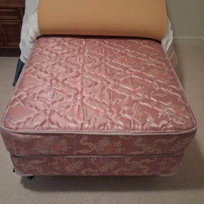 2 MATCHING TWIN BEDS W/CLEAN MATTRESSES, BEDDING, WHITE NIGHT STAND AND LAMP