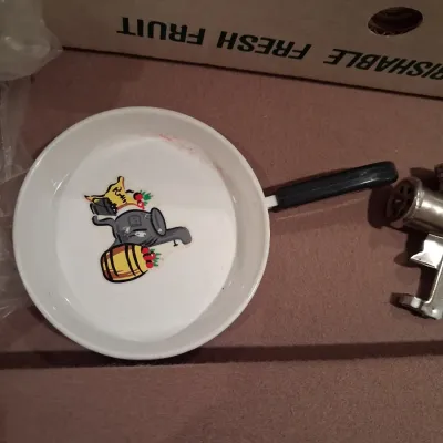 NICE COLLECTION OF TOY DISHES