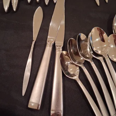 2 PARTIAL SETS OF STAINLESS STEEL FLATWARE