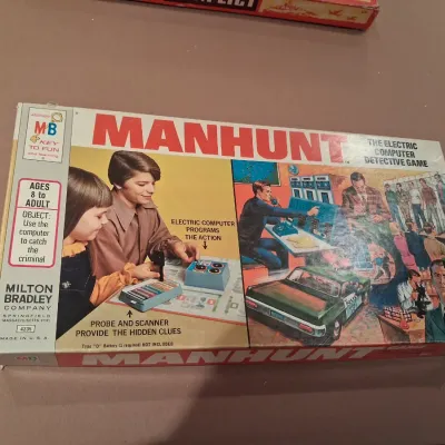 VINTAGE MANHUNT AND CONFLICT BOARD GAMES