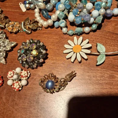 VINTAGE COSTUME JEWELRY FOR CRAFT PROJECTS