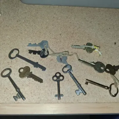 TRU-TEST SCALE, SKELETON KEYS, CASH BOX AND SMITH SPRAYER