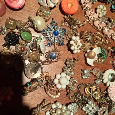 VINTAGE COSTUME JEWELRY FOR CRAFT PROJECTS