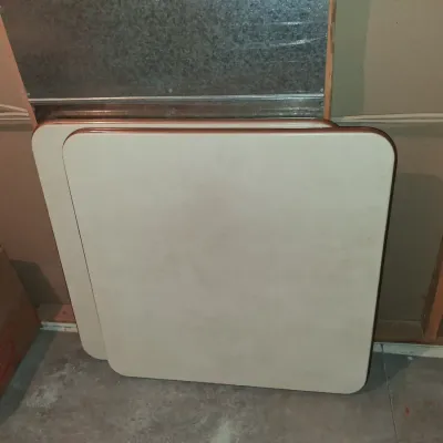 2 FOLDING CARD TABLES