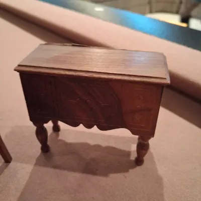 QUALITY WOODEN DOLL HOUSE FURNITURE AND VINTAGE DOLLS