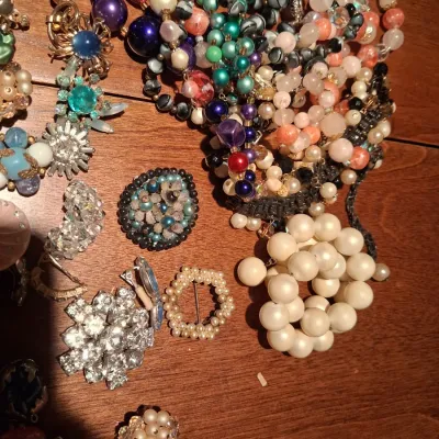 VINTAGE COSTUME JEWELRY FOR CRAFT PROJECTS