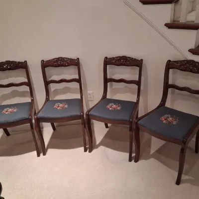 4 VINTAGE CHAIRS WITH CARVED OPEN BACKS AND NEEDLEPOINT SEATS