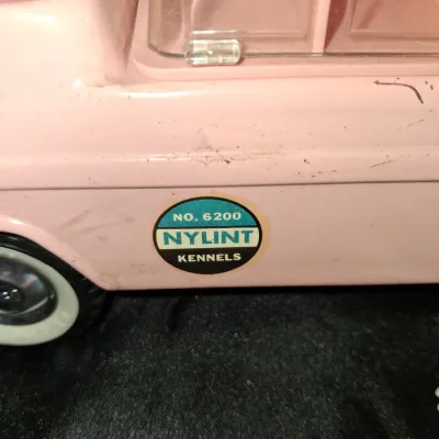 1960'S NYLINT FORD ECONOLINE KENNELS TRUCK