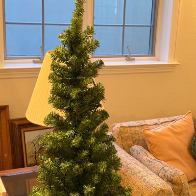 CHRISTMAS TREE WITH LIGHTS, 2 SMALLER TREES AND A WREATH