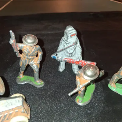 LEAD TOY MILITARY FIGURES (2)