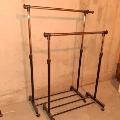 2 ADJUSTABLE GARMENT RACKS ON WHEELS