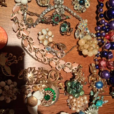 VINTAGE COSTUME JEWELRY FOR CRAFT PROJECTS