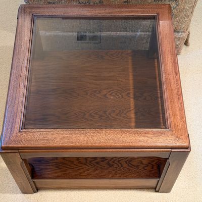 LANE GLASS TOP END TABLE WITH DRAWER AND LAMP