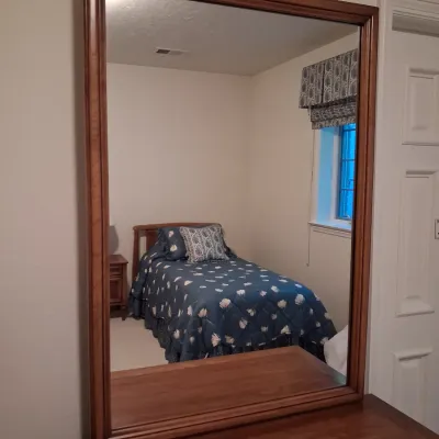 WHITE 7 DRAWER DOVETAILED DRAWER DRESSER WITH MIRROR AND LAMP