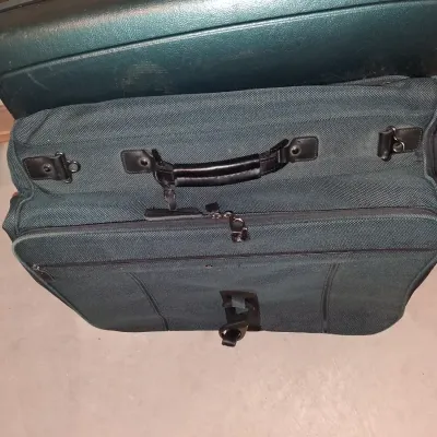 SAMSONITE HARD SIDED SUITCASE ON 4 WHEELS AND A SAMSONITE GARMENT BAG