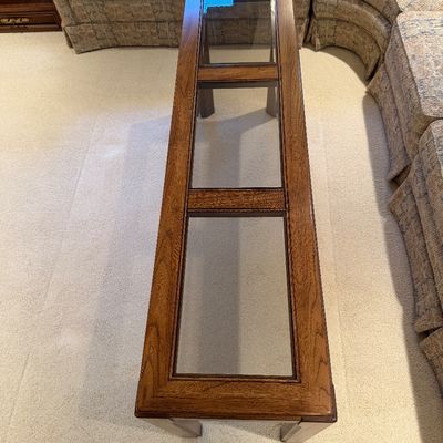 LANE 3-PANEL GLASS INSERT SOFA TABLE WITH FLORAL CENTER PIECE