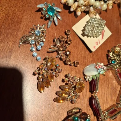 VINTAGE COSTUME JEWELRY FOR CRAFT PROJECTS