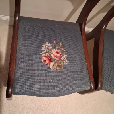 4 VINTAGE CHAIRS WITH CARVED OPEN BACKS AND NEEDLEPOINT SEATS