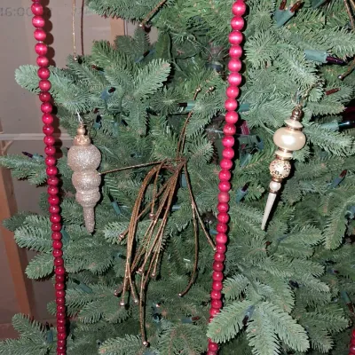 6 FOOT LIT TREE AND TREE ORNAMENTS