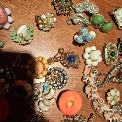 VINTAGE COSTUME JEWELRY FOR CRAFT PROJECTS
