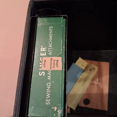 SINGER FEATHERWEIGHT SEWING MACHINE WITH CASE PLUS SEWING BOX WITH NOTIONS