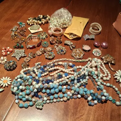 VINTAGE COSTUME JEWELRY FOR CRAFT PROJECTS