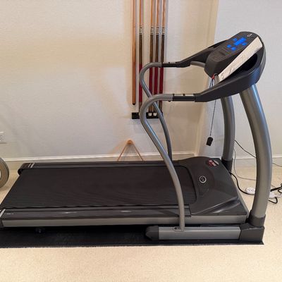 HORIZON FITNESS ELITE SERIES 5.1T TREADMILL, DUMBBELLS, ANKLE WEIGHTS AND TUNTURI ERGOMETER ORIGINALS UPRIGHT EXERCISE BIKE