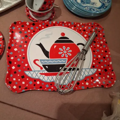NICE COLLECTION OF TOY DISHES