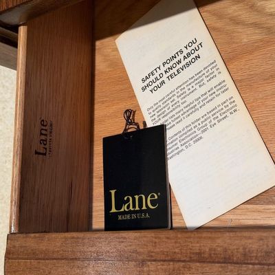 LANE GLASS TOP END TABLE WITH DRAWER AND LAMP