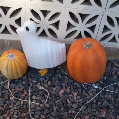 VINTAGE HALLOWEEN GHOST GOOSE BLOW MOLD AND 2 JOL'S