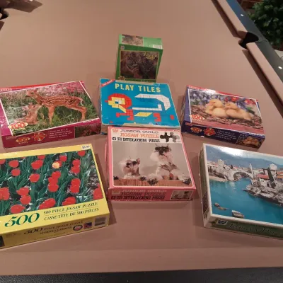 PUZZLES AND PLAY TILES