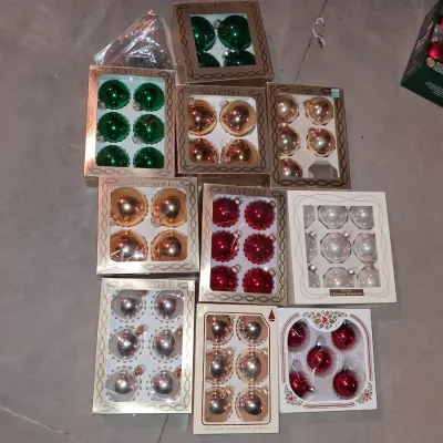 SILVESTRI AND OTHER TREE ORNAMENTS