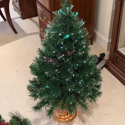 VERY LARGE WREATH, LIGHTED WREATH AND FIBER OPTIC CHRISTMAS TREE