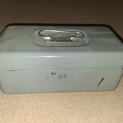 TRU-TEST SCALE, SKELETON KEYS, CASH BOX AND SMITH SPRAYER