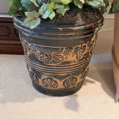 WOODMARK ORIGINALS VINTAGE PEACH VELVET TUFTED BARREL ARMCHAIR ON CASTERS AND ARTIFICIAL PLANT CLIMBING A METAL OBELISK TRELLIS