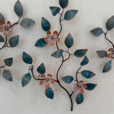 DECORATIVE 3-PIECE METAL ENAMELED FLORAL WALL SCULPTURES