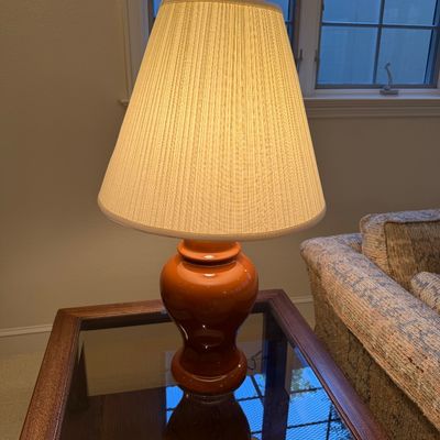 LANE GLASS TOP END TABLE WITH DRAWER AND LAMP
