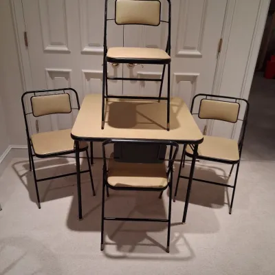 SAMSONITE 4 FOLDING CHAIRS AND TABLE