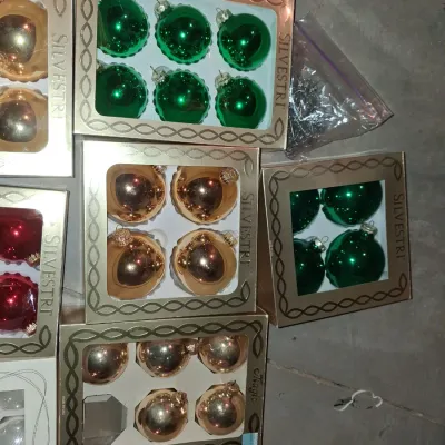 SILVESTRI AND OTHER TREE ORNAMENTS